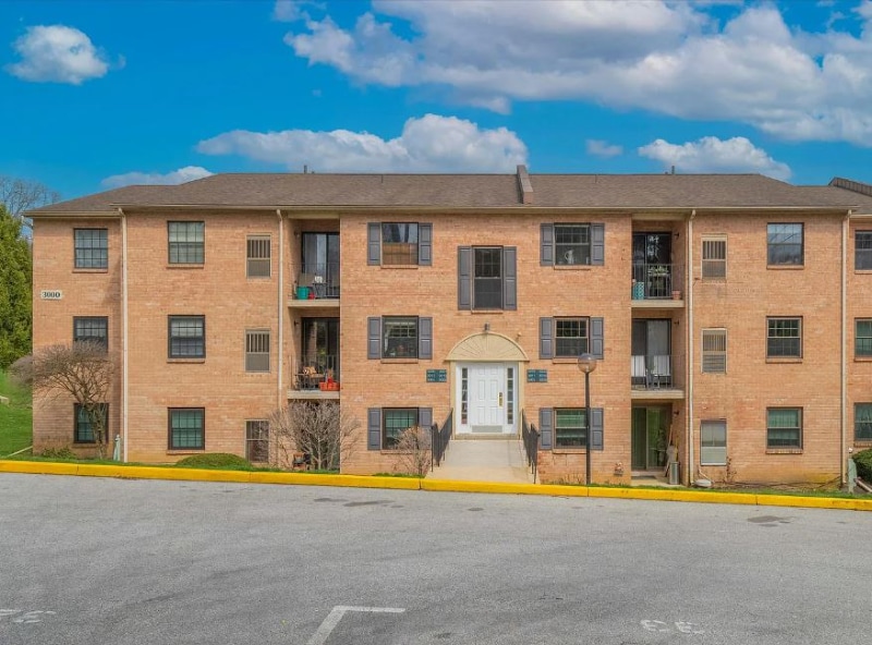 Primary Photo - 3005 Valley Dr