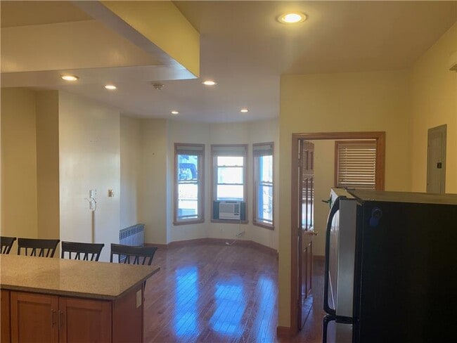 Building Photo - 326 Bay Ridge Pkwy