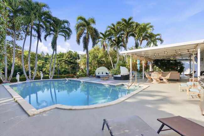 Foto del edificio - 1905 Meadow Ct