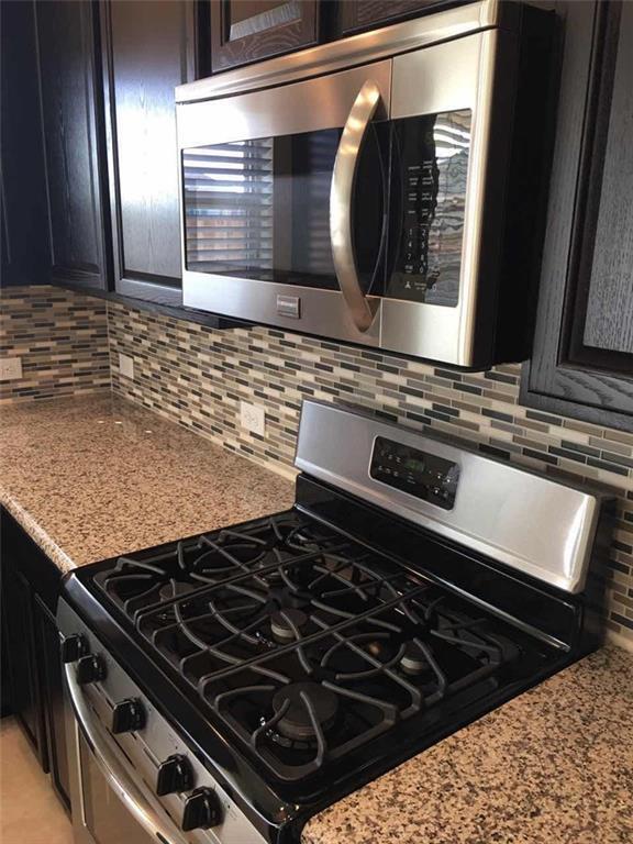 Foto del edificio - 5708 Scenic Lake Dr