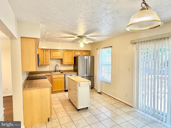 Foto del edificio - 105 Staunton Ct