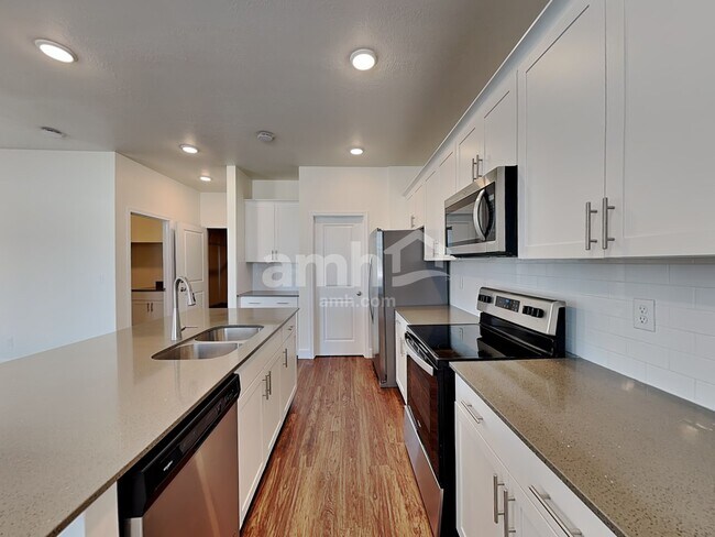 Foto del edificio - 2604 W 3340 S