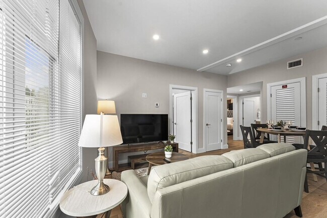 Foto del edificio - 394 McGrath Hwy