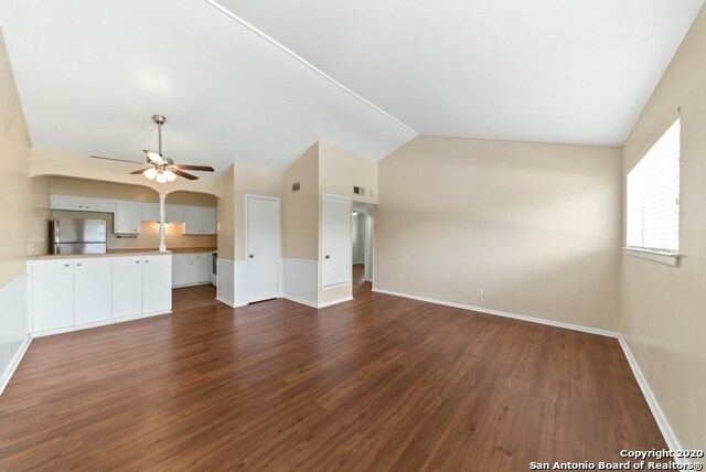 Foto del edificio - 235 W Silver Sands Dr