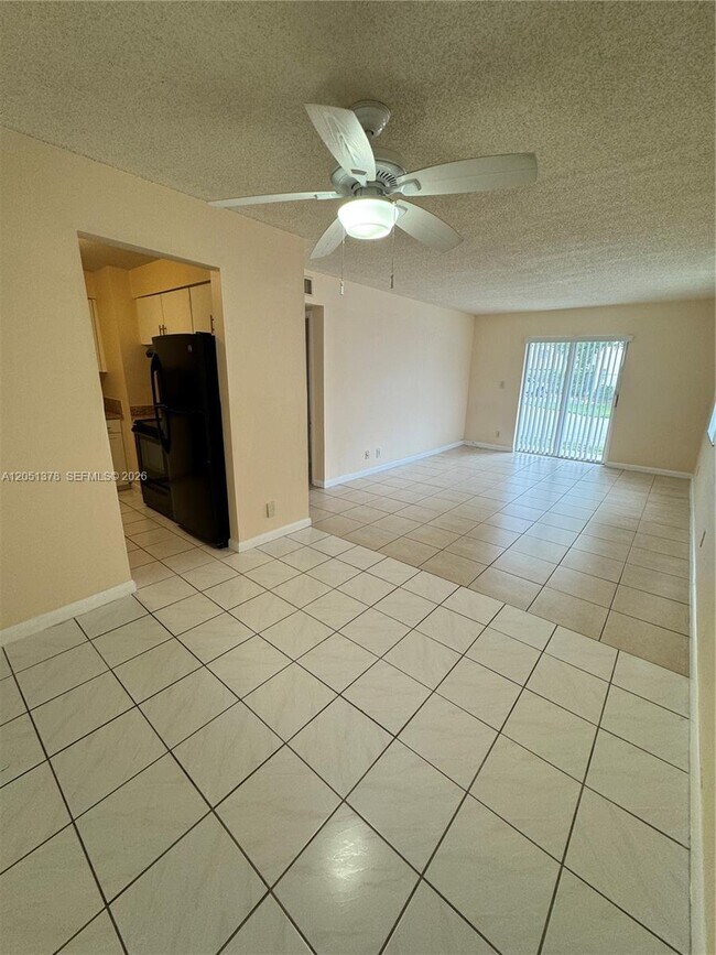 Foto del edificio - 6505 Winfield Blvd