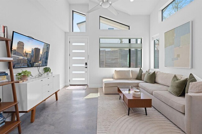 Foto del edificio - 1168 Ridgeway Dr