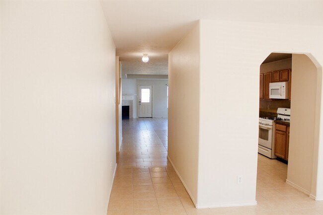 Building Photo - 10402 Kinsdale Crossing Ln