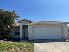 Building Photo - 2121 Snead Dr