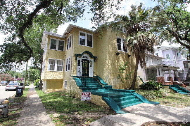 Building Photo - 3300 Napoleon Ave
