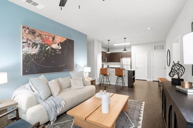 Building Photo - Cortland Bluff Springs