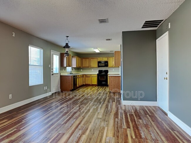 Foto del edificio - 2257 Bradford Pear Dr