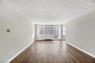 Building Photo - 12700 Lake Ave