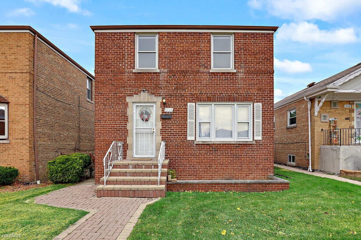 Primary Photo - 3 br, 2 bath House - 3742 W 83rd Pl