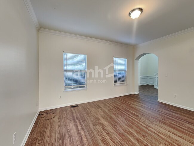 Building Photo - 535 Winter View Way