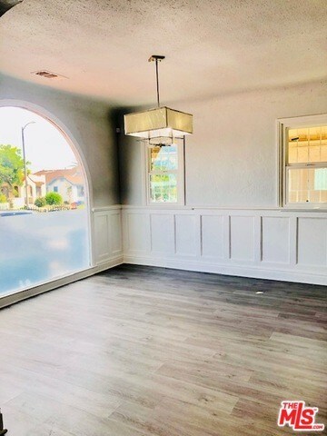 Foto del edificio - 1730 W 71st St