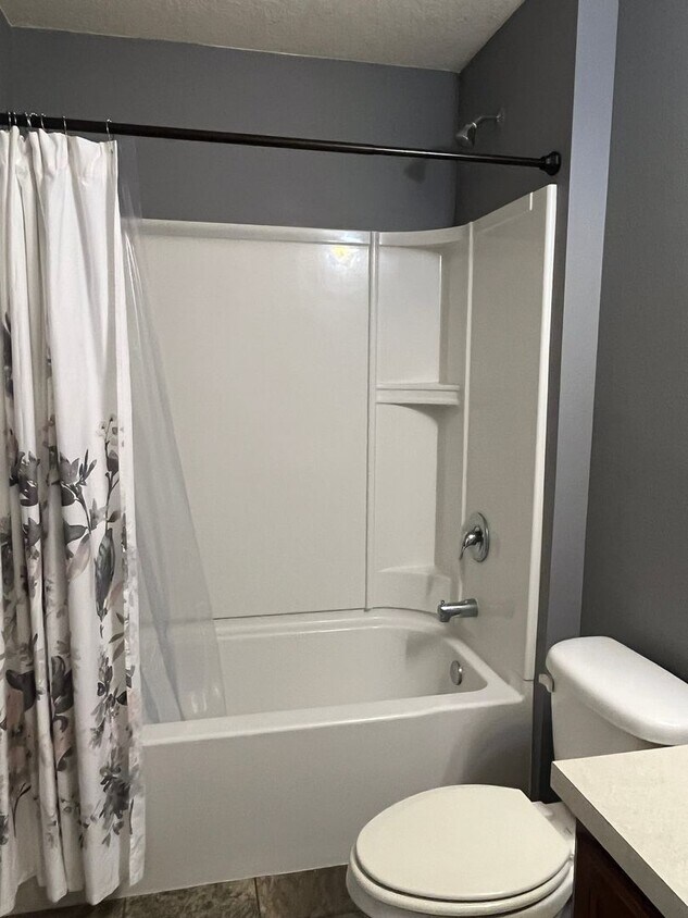 Foto principal - West Magnolia 3BR / 2BA Home Clay County