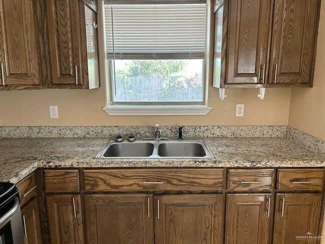 Foto del edificio - 14 Primrose Ave