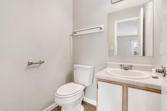 Building Photo - 865 S Douglas Ave