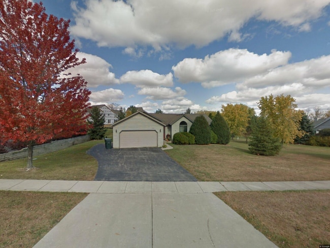 Building Photo - 1218 Point O'Woods Dr