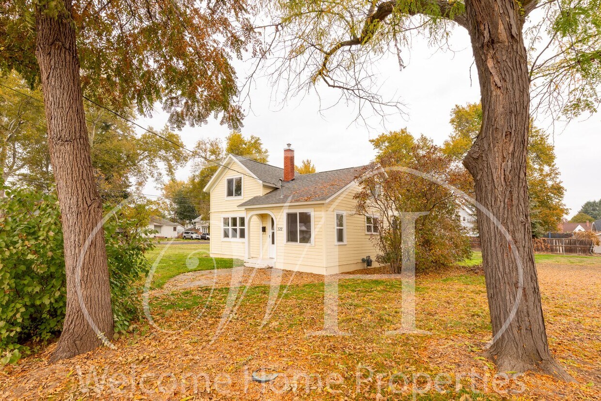 Foto principal - Cozy Home with Storage in Quiet Convenient...