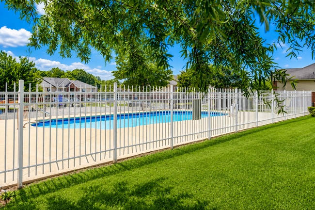 Building Photo - Miller Town Apartments