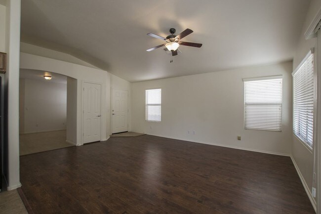 Building Photo - 1371 N Fresno St