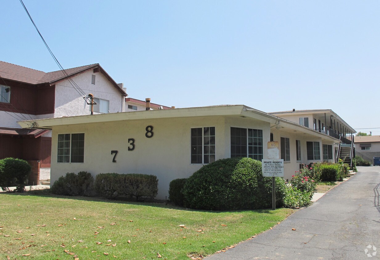 Primary Photo - 738 S Stoneman Ave