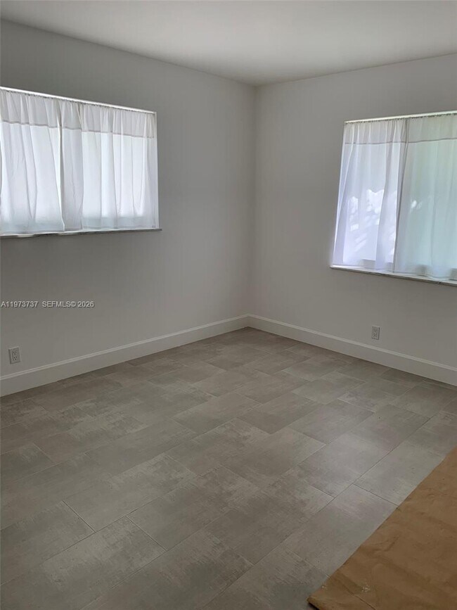 Foto del edificio - 4411 W Broward Blvd