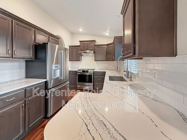 Building Photo - 2807 Mink Pl