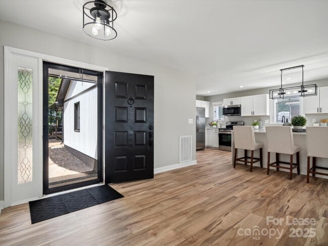 Foto del edificio - 4954 Moonlite Bay Dr