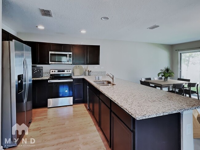 Building Photo - 793 Henley Ct