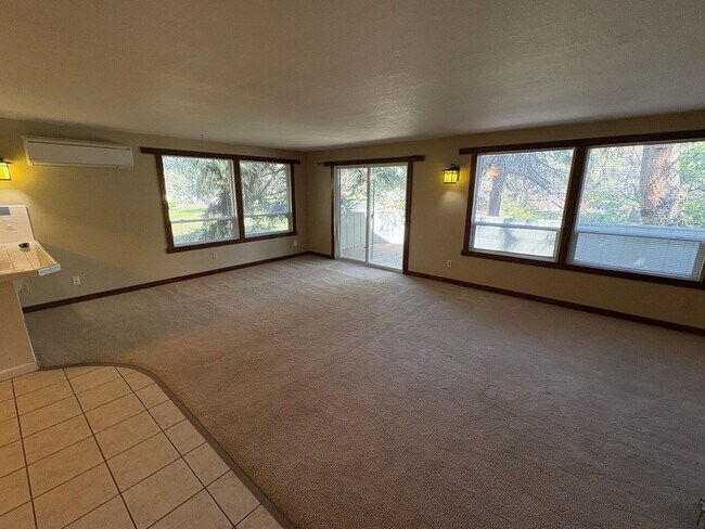 Building Photo - 20766 Canterbury Ct
