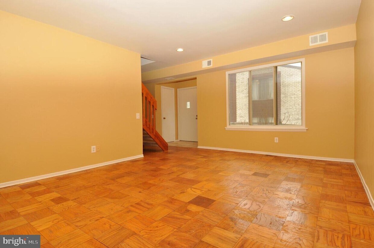 Primary Photo - 504 Marplewood Dr