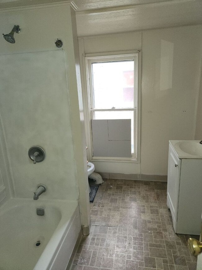 Building Photo - 255 6th St
