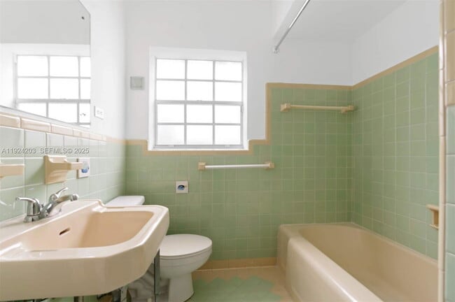 Foto del edificio - 8943 Hawthorne Ave