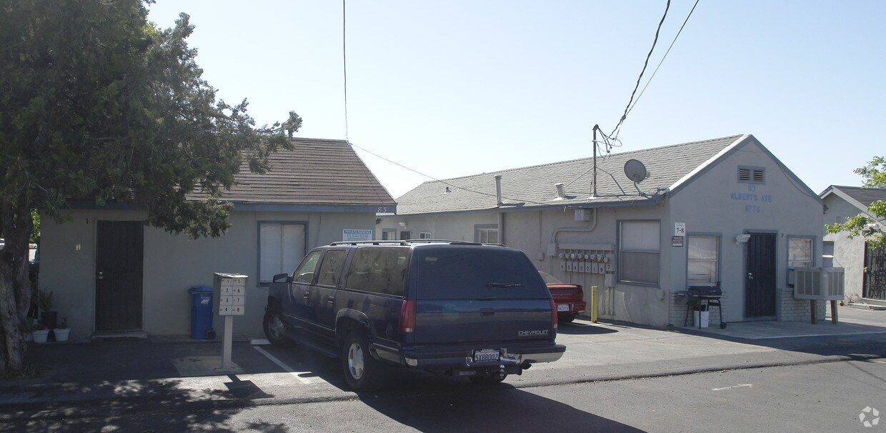 Building Photo - 83 Alberts Ave