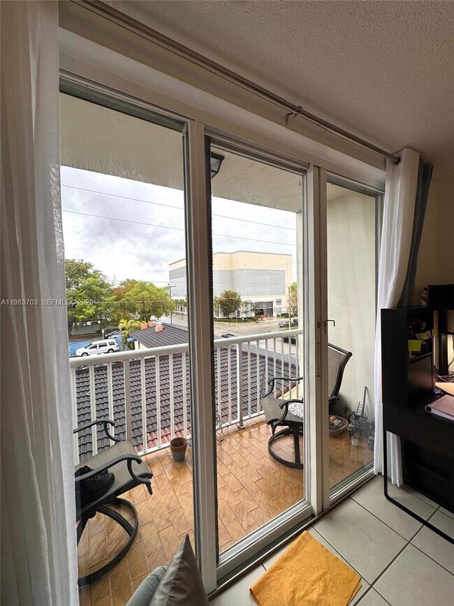 Foto del edificio - 3551 SW 9th Terrace