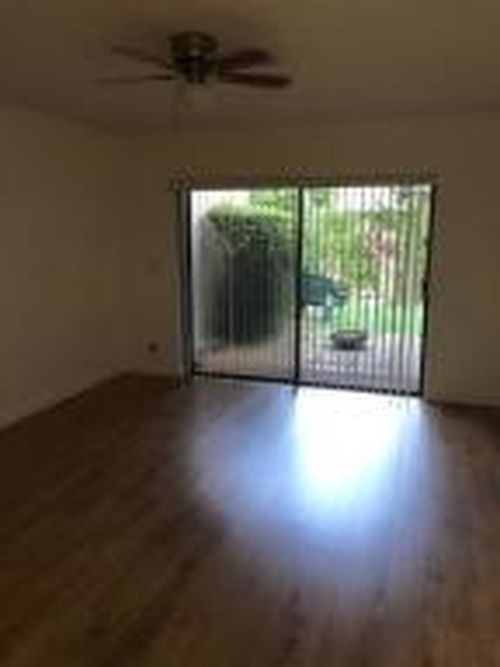Foto del edificio - 21558 Guadalajara Ave