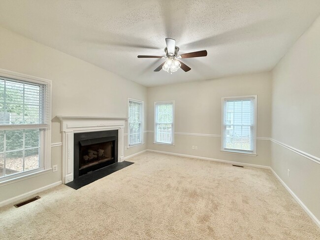 Building Photo - **OFFERING WAIVED APPLICATION FEES & $200 ...