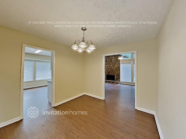 Building Photo - 3621 N Hampton Dr
