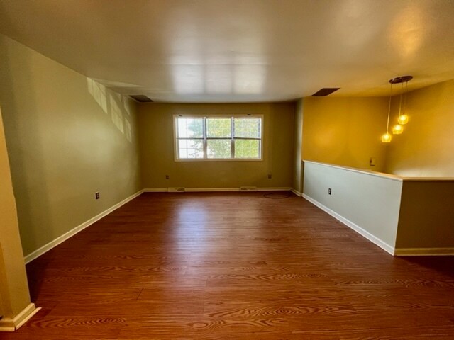 Building Photo - 133 Pickwick Pl