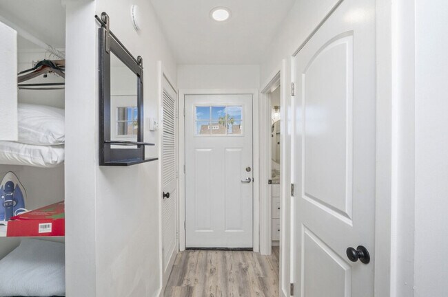 Building Photo - 775 Gulf Shore Dr