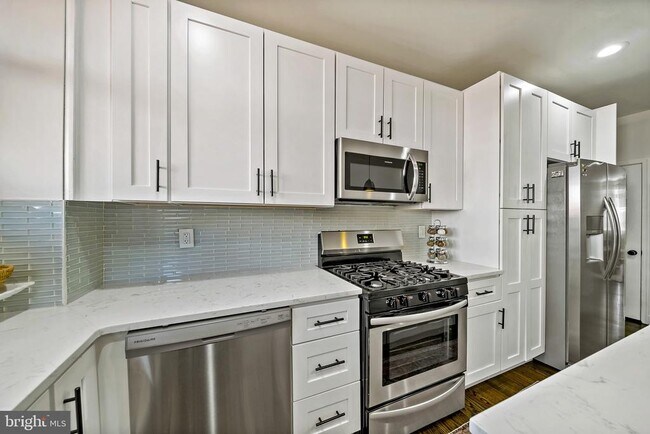 Foto del edificio - 2648 E Mayfield St