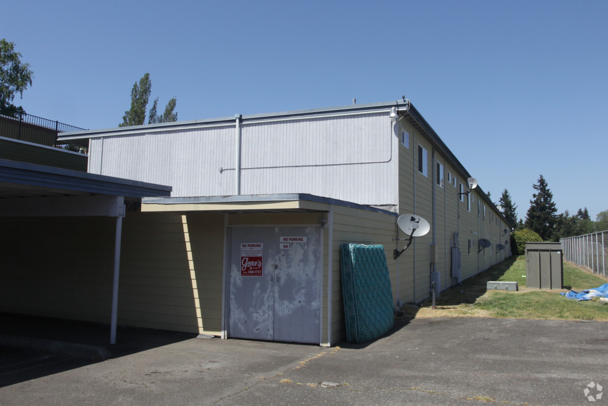 Building Photo - Four Fountains Apartments