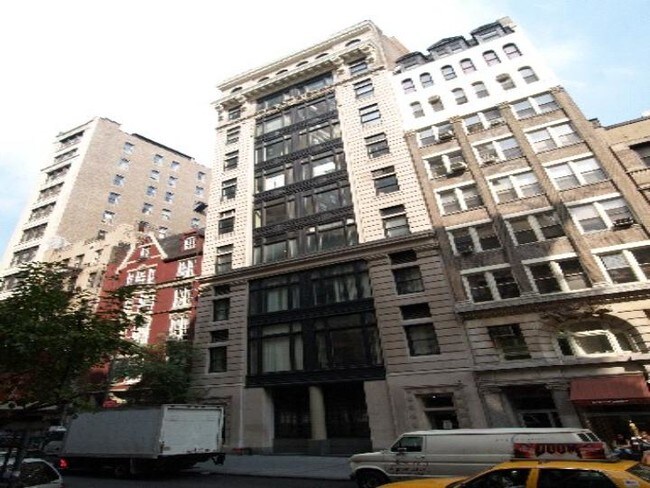 Building Photo - 25 E 21st St