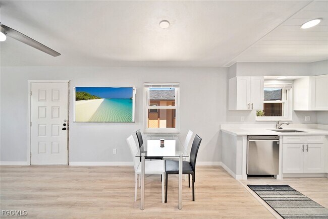 Foto del edificio - 16881 Davis Rd