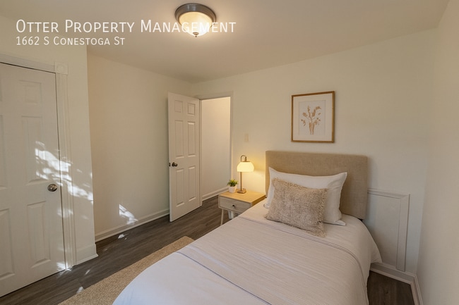 Building Photo - 1662 S Conestoga St