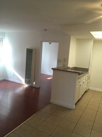Foto del edificio - 14745 Blythe St