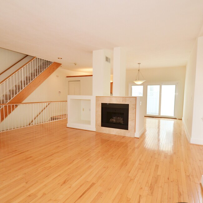 Photo - 246 Yardley Way House