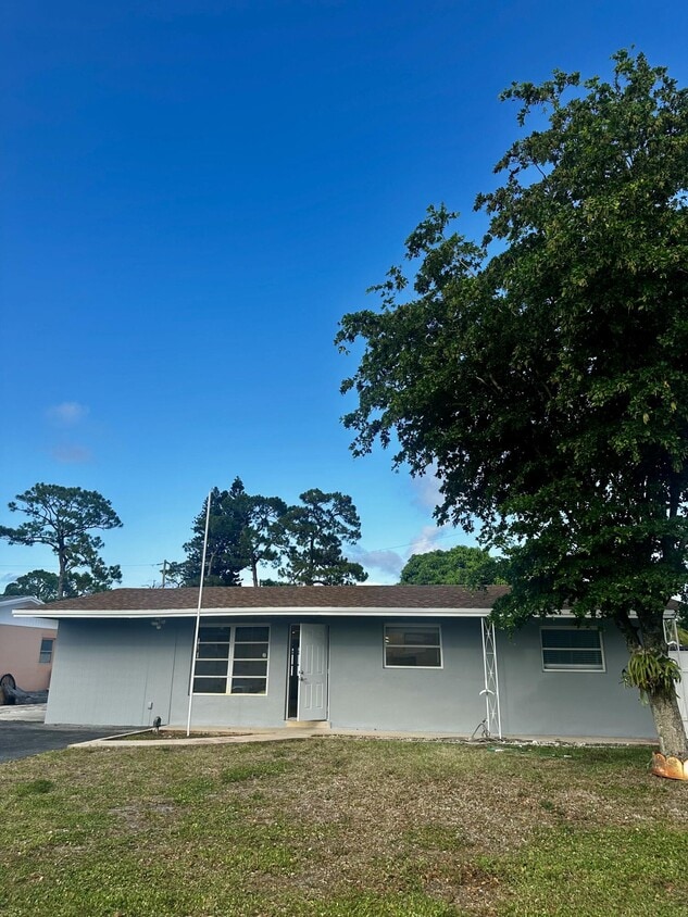 Primary Photo - 790 Sarazen Dr